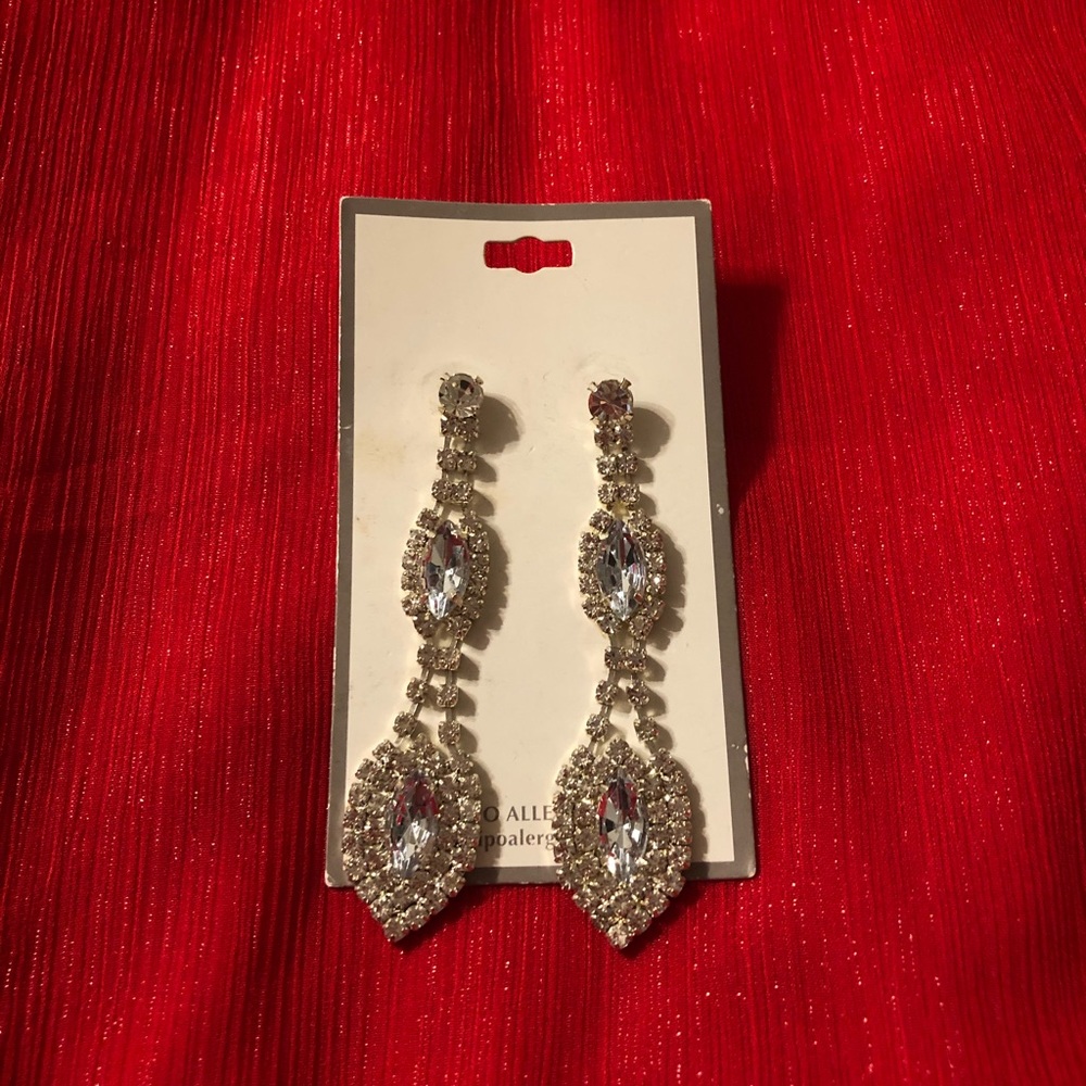 New silver plated earrings with clear stones